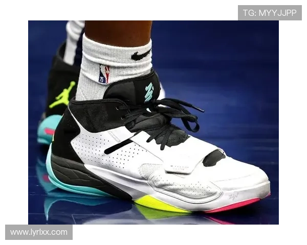 NBA球员赛季球鞋消耗揭秘篮网球员亲自分享使用心得